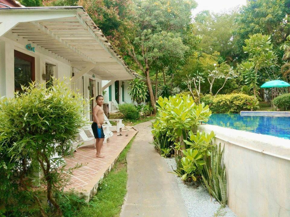 Baanmontra Beach Resort - Bankrut Exterior photo